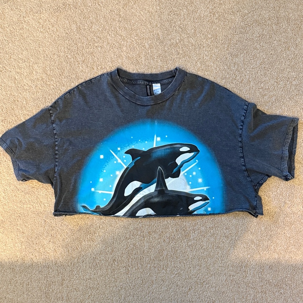 Cropped Graphic Tee with Orca Design